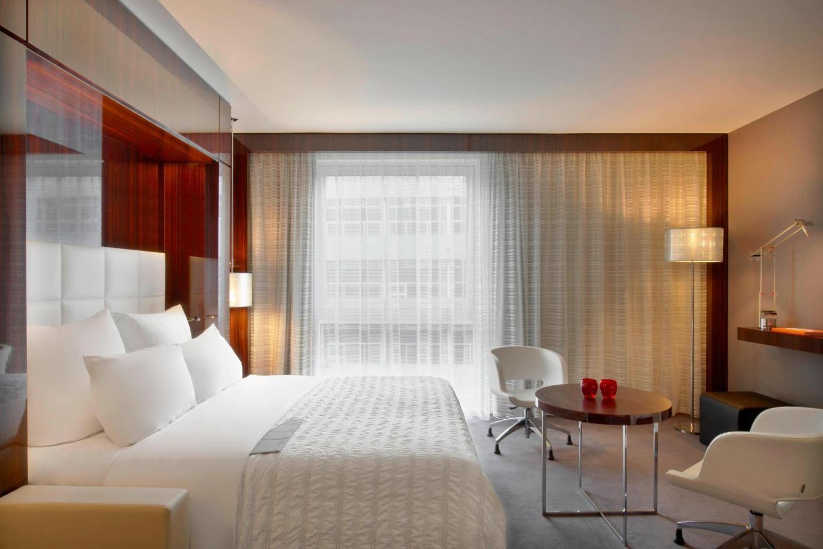 Le Meridien Etoile